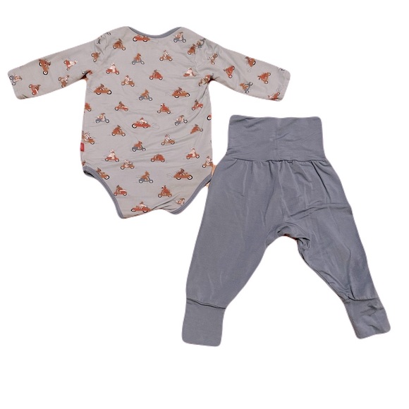 Magnetic Me Bodysuit & Pant Set - Picture 2 of 5